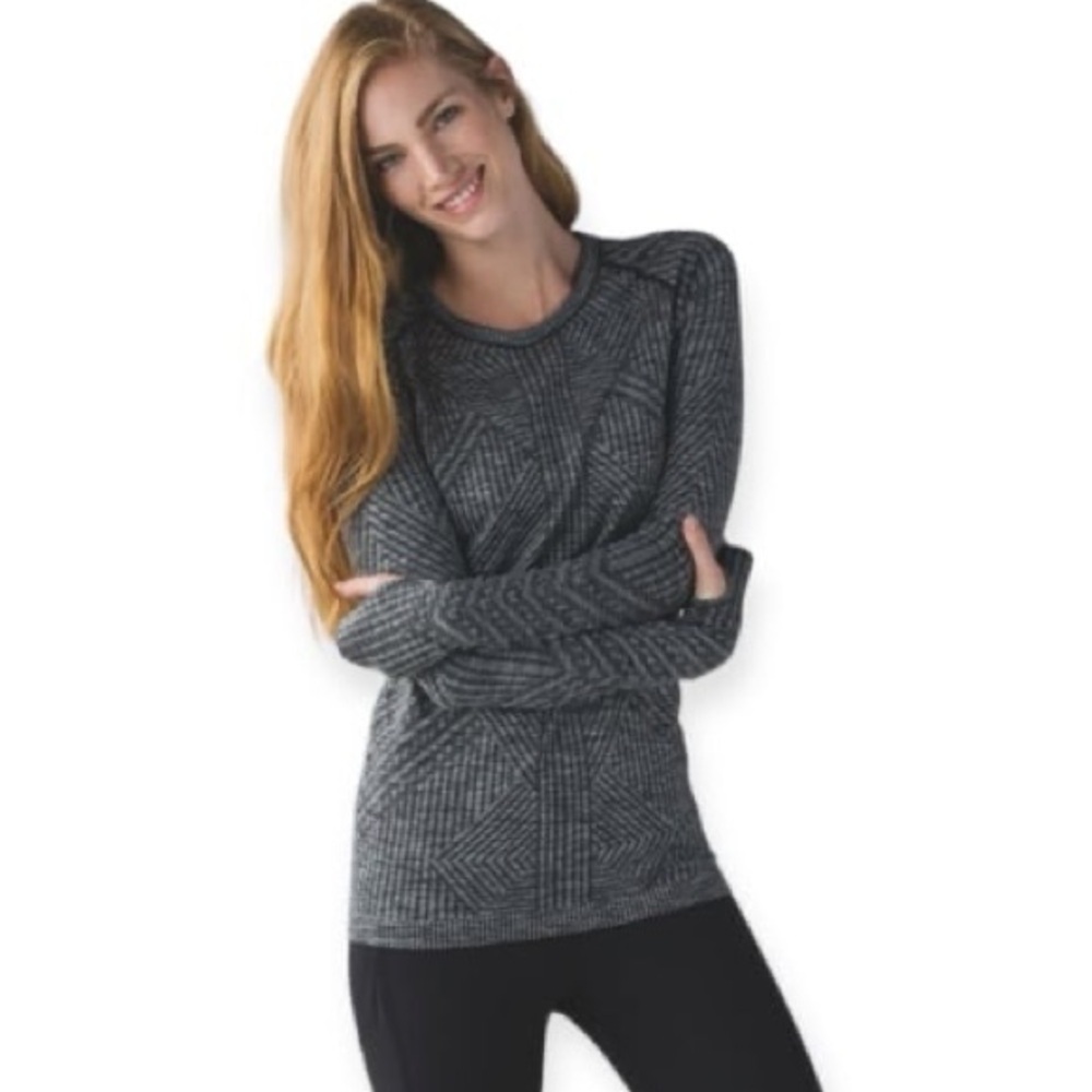 All in Motion Textured Long Sleeve Athletic Top – Size M